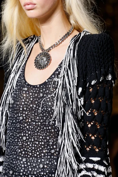 Look 37
